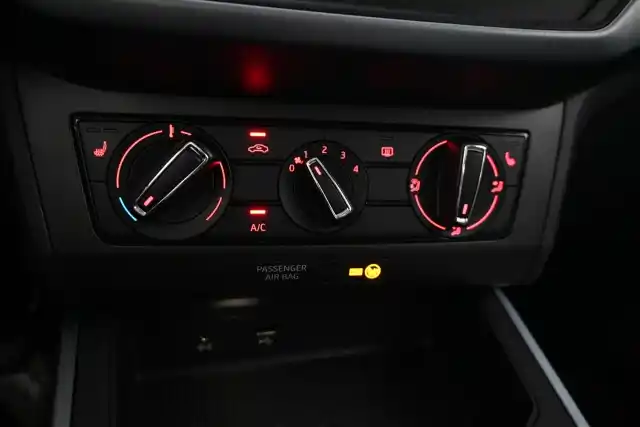 Musta Viistoperä, Seat Arona – GNI-203