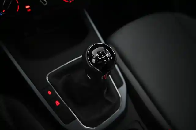 Musta Viistoperä, Seat Arona – GNI-203
