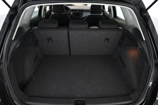 Musta Viistoperä, Seat Arona – GNI-203