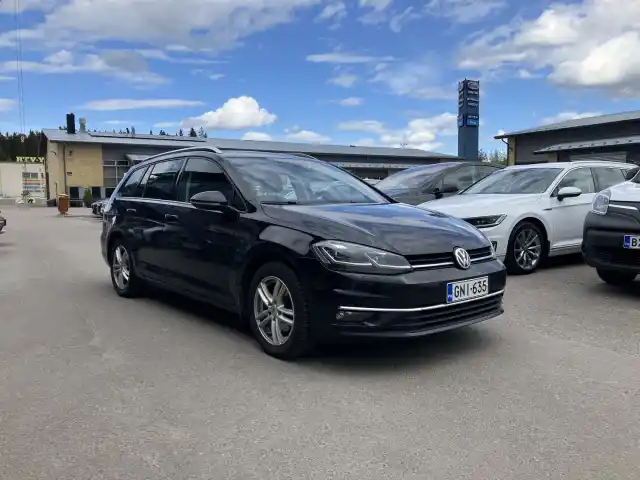Musta Farmari, Volkswagen Golf – GNI-635