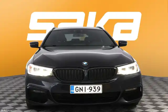 Musta Farmari, BMW 520 – GNI-939