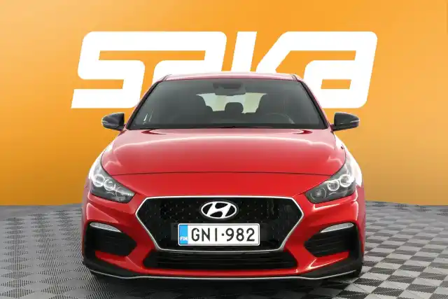 Punainen Viistoperä, Hyundai i30 – GNI-982