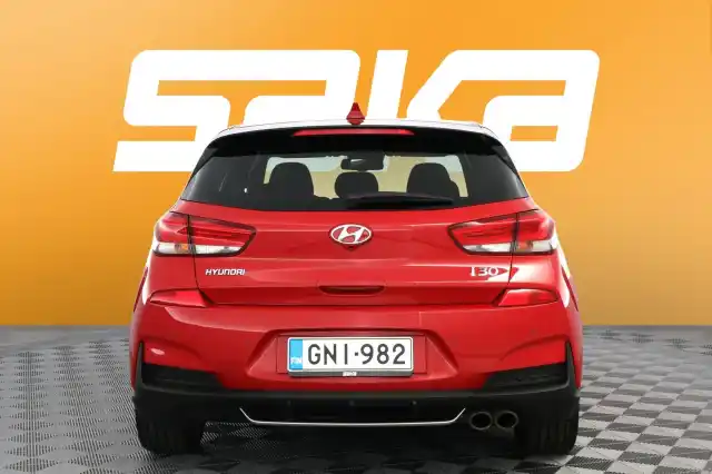 Punainen Viistoperä, Hyundai i30 – GNI-982