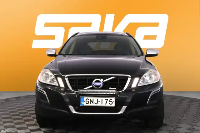 Musta Maastoauto, Volvo XC60 – GNJ-175