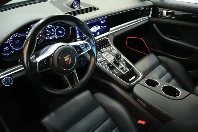 Musta Farmari, Porsche Panamera – GNJ-360