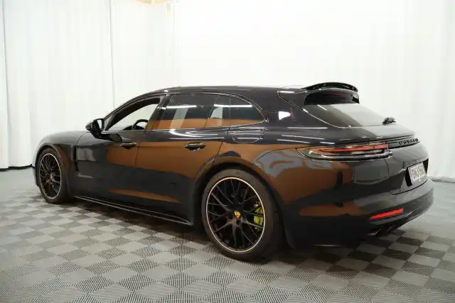 Musta Farmari, Porsche Panamera – GNJ-360