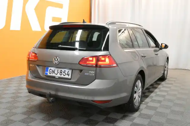 Harmaa Farmari, Volkswagen Golf – GNJ-854