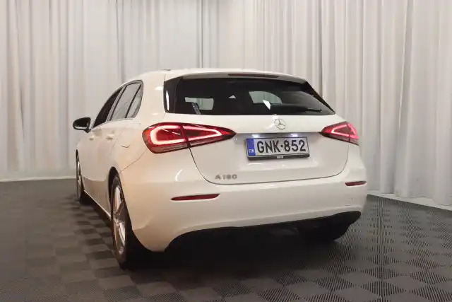 Valkoinen Viistoperä, Mercedes-Benz A – GNK-852