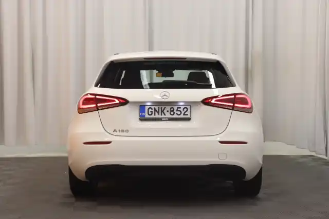 Valkoinen Viistoperä, Mercedes-Benz A – GNK-852