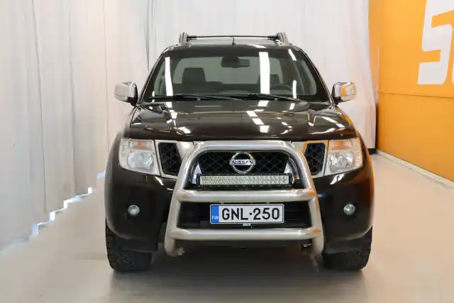 Musta Avolava, Nissan Navara – GNL-250