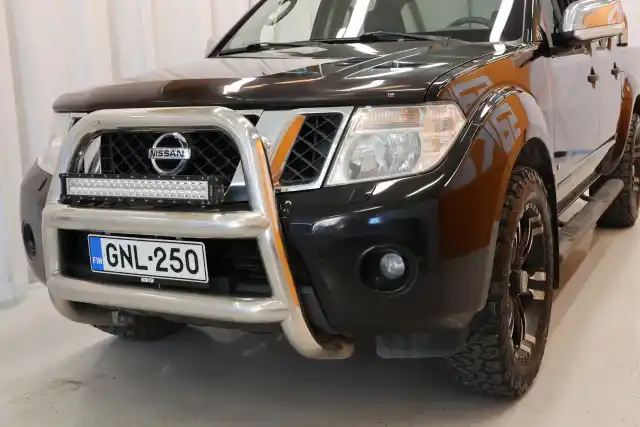 Musta Avolava, Nissan Navara – GNL-250