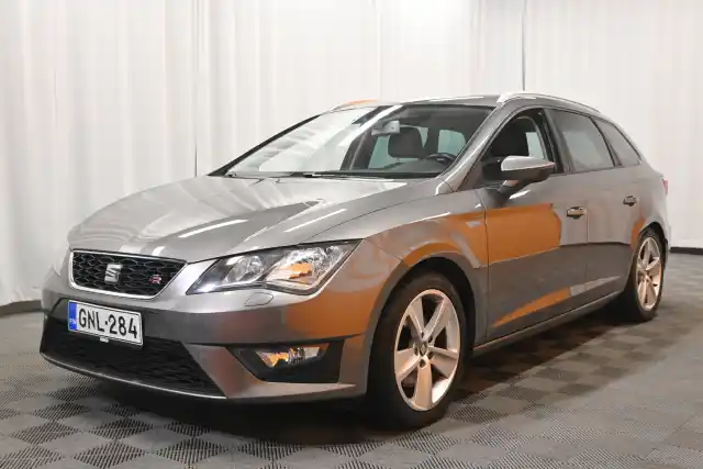 Harmaa Farmari, Seat LEON ST – GNL-284