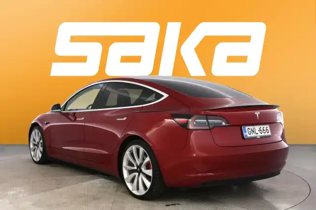 Punainen Sedan, Tesla Model 3 – GNL-666