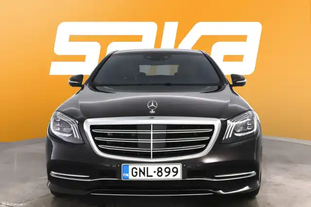 Punainen Sedan, Mercedes-Benz S – GNL-899