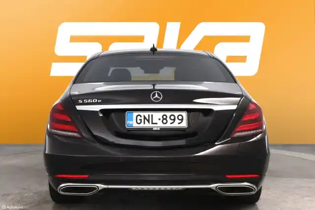 Punainen Sedan, Mercedes-Benz S – GNL-899