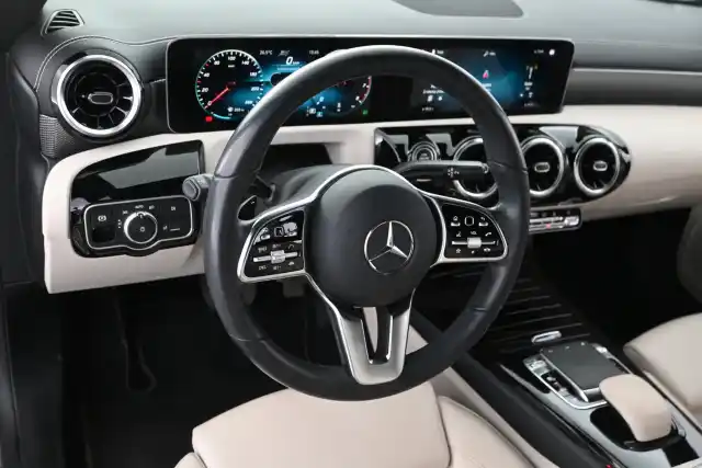 Harmaa Coupe, Mercedes-Benz CLA – GNL-901