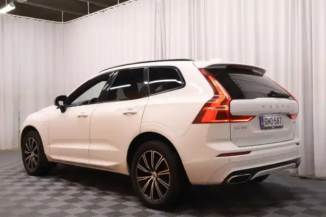 Valkoinen Maastoauto, Volvo XC60 – GNO-587