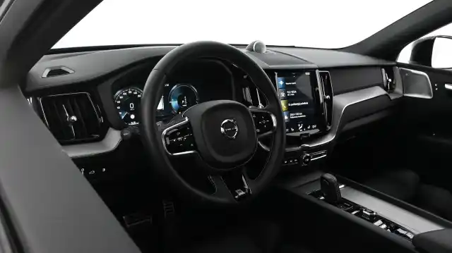 Sininen Maastoauto, Volvo XC60 – GNP-180