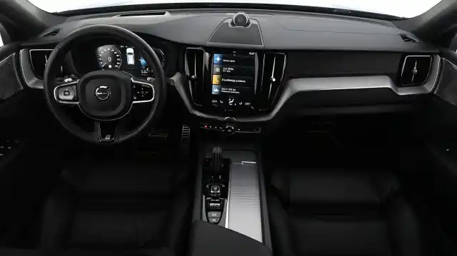 Sininen Maastoauto, Volvo XC60 – GNP-180