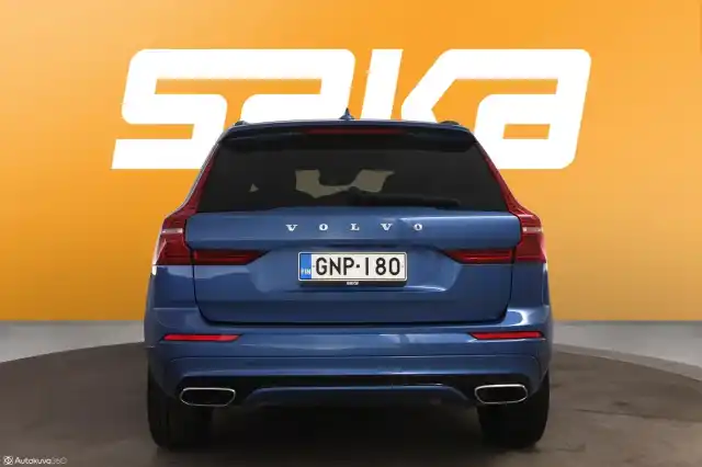 Sininen Maastoauto, Volvo XC60 – GNP-180