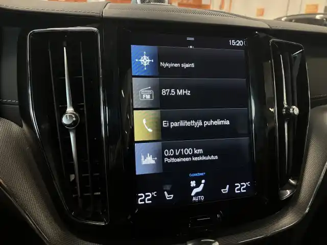 Sininen Maastoauto, Volvo XC60 – GNP-180