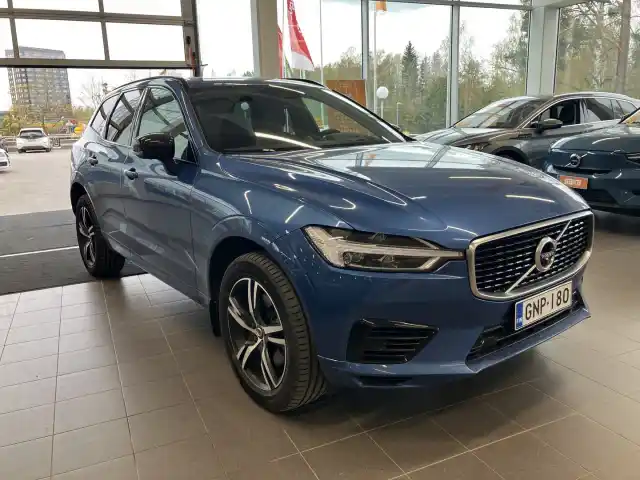 Sininen Maastoauto, Volvo XC60 – GNP-180