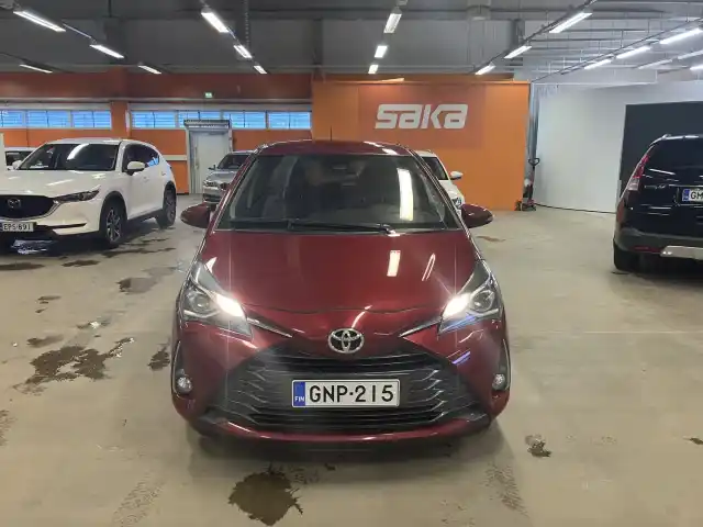 Punainen Viistoperä, Toyota Yaris – GNP-215