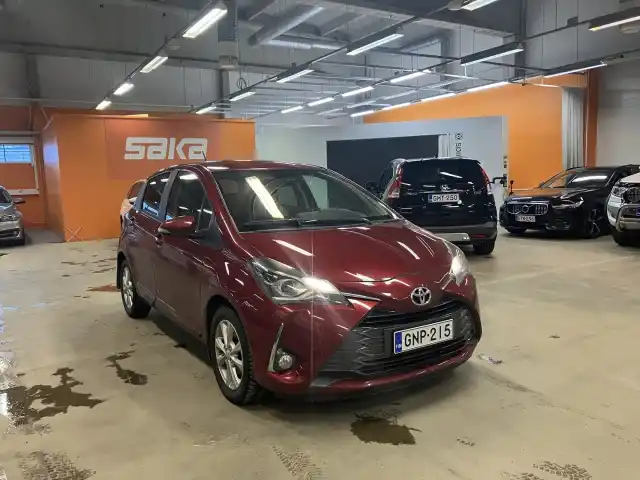 Punainen Viistoperä, Toyota Yaris – GNP-215