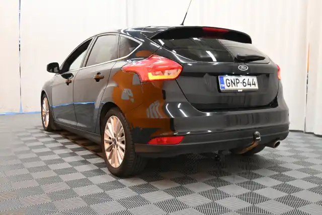 Musta Viistoperä, Ford Focus – GNP-644