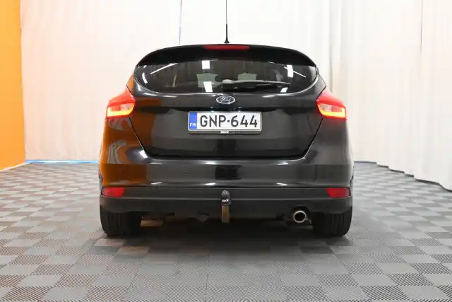 Musta Viistoperä, Ford Focus – GNP-644