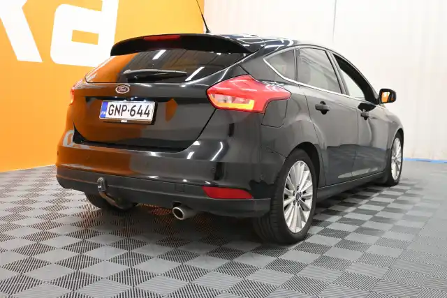 Musta Viistoperä, Ford Focus – GNP-644