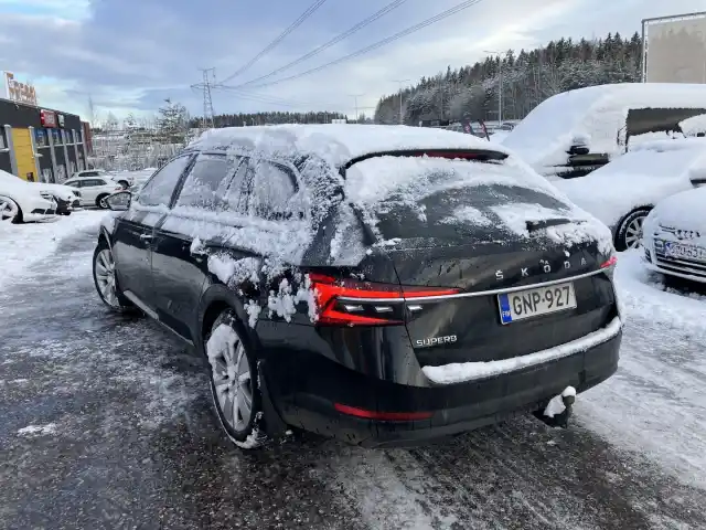 Musta Farmari, Skoda Superb – GNP-927