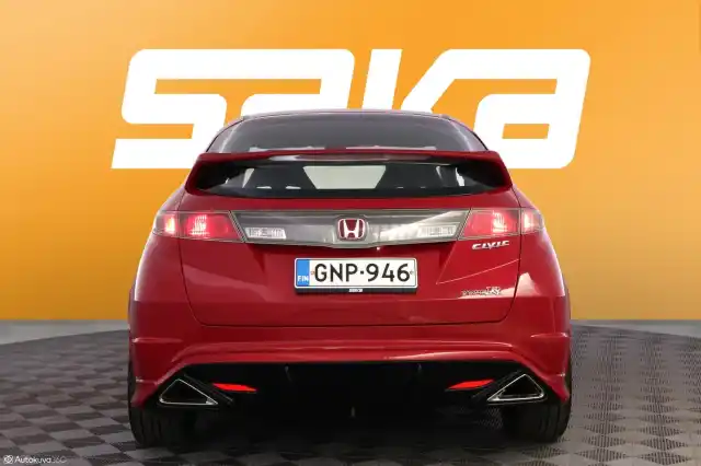 Punainen Viistoperä, Honda Civic – GNP-946