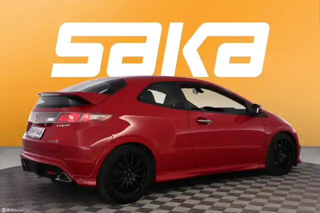 Punainen Viistoperä, Honda Civic – GNP-946