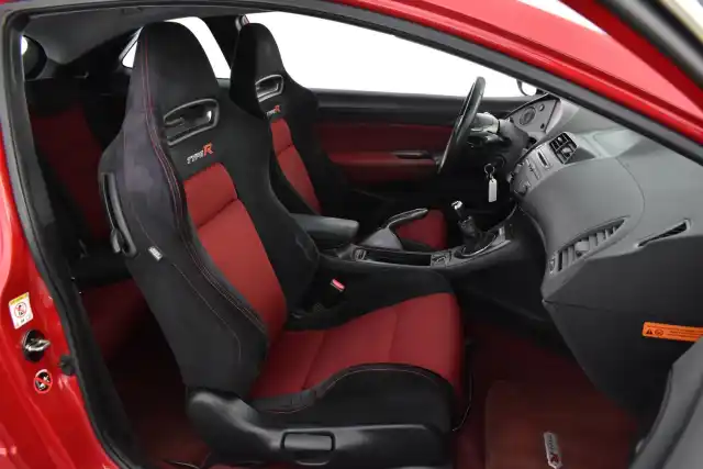 Punainen Viistoperä, Honda Civic – GNP-946