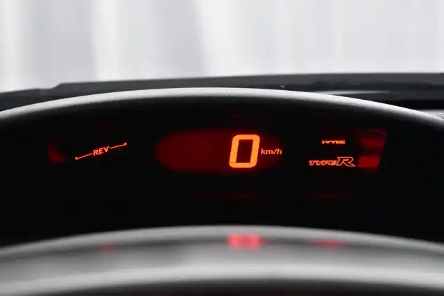 Punainen Viistoperä, Honda Civic – GNP-946