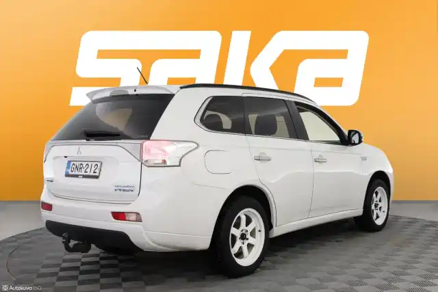 Valkoinen Farmari, Mitsubishi Outlander PHEV – GNR-212