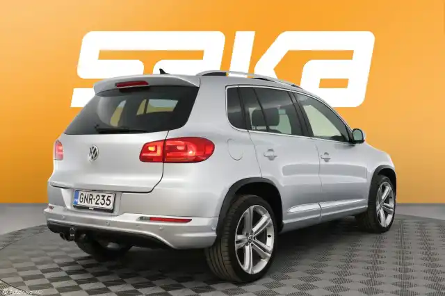 Hopea Maastoauto, Volkswagen Tiguan – GNR-235