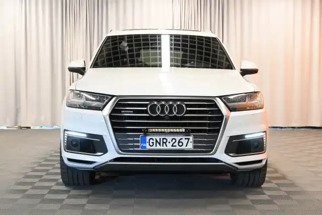 Valkoinen Farmari, Audi Q7 – GNR-267