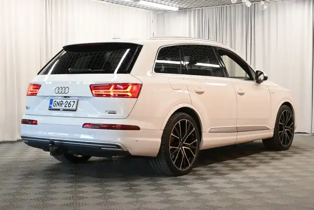 Valkoinen Farmari, Audi Q7 – GNR-267