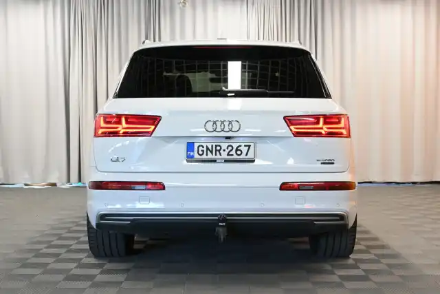 Valkoinen Farmari, Audi Q7 – GNR-267