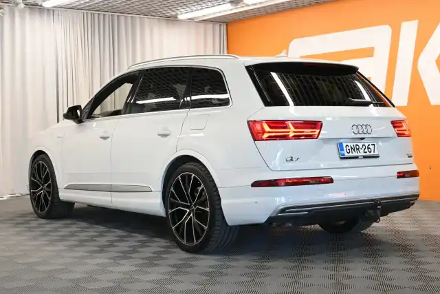 Valkoinen Farmari, Audi Q7 – GNR-267