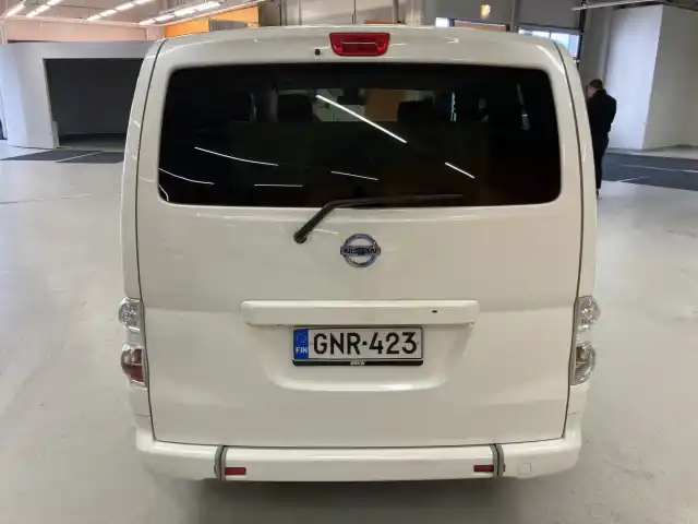 Valkoinen Tila-auto, Nissan e-NV200 – GNR-423