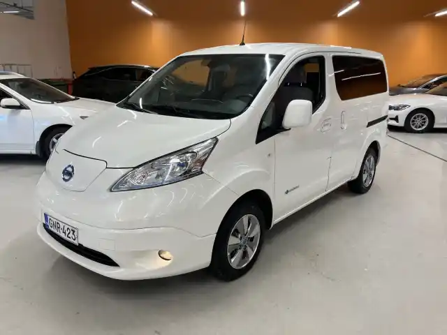 Valkoinen Tila-auto, Nissan e-NV200 – GNR-423