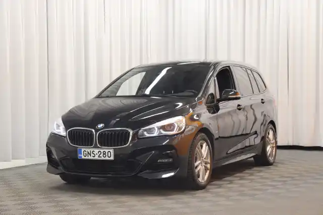 Musta Tila-auto, BMW 218 – GNS-280