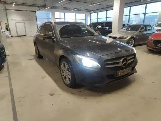 Musta Sedan, Mercedes-Benz C – GNS-425