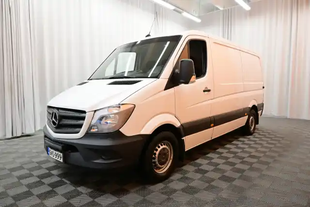 Valkoinen Pakettiauto, Mercedes-Benz Sprinter – GNS-999