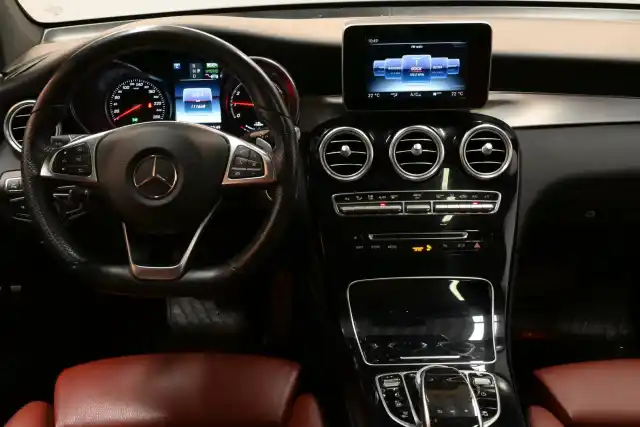 Harmaa Coupe, Mercedes-Benz GLC – GNT-354