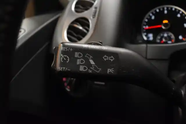 Valkoinen Maastoauto, Volkswagen Tiguan – GNT-959