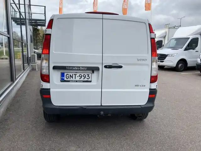 Valkoinen Pakettiauto, Mercedes-Benz VITO – GNT-993